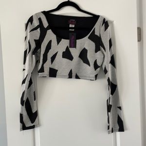 HOT MIAMI STYLES long sleeve gray & black crop-top